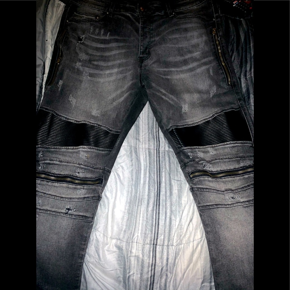 Men’s Amiri Jeans size 38 BRAND NEW